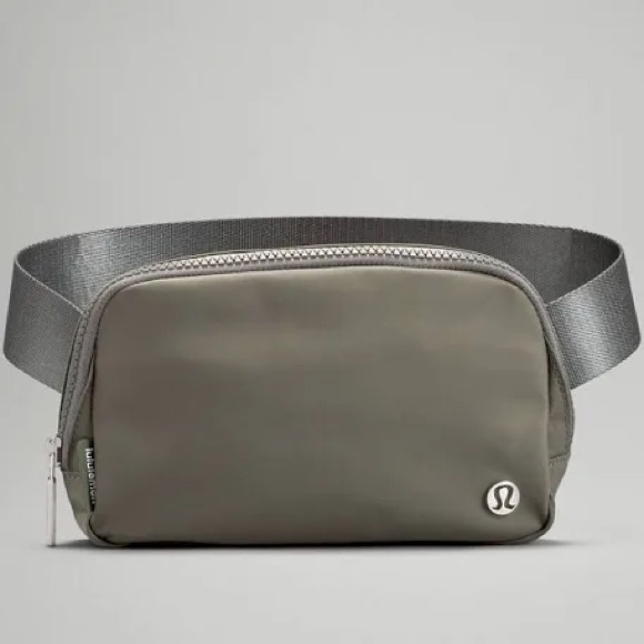 lululemon athletica Handbags - lululemon Everywhere Belt Bag